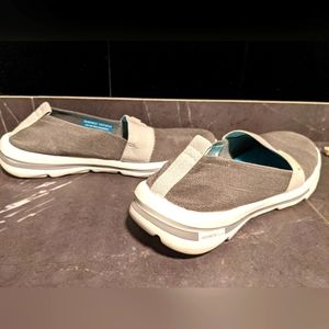Rockport, Women's Gray and White, Comfy and Washable Slip on Shoes, Size 7